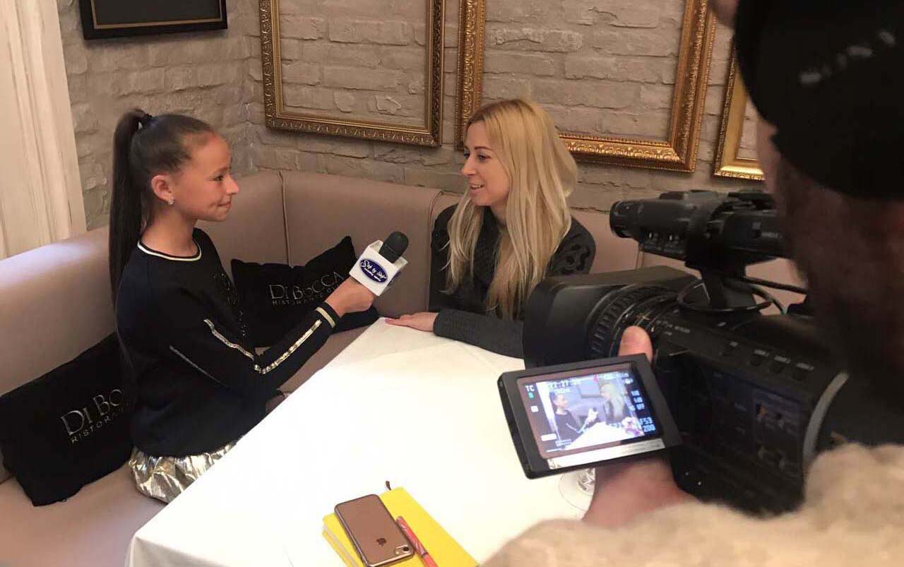 Звездные интервью с ведущей детской программы Мини-микс Дианой Илащук продолжаются.