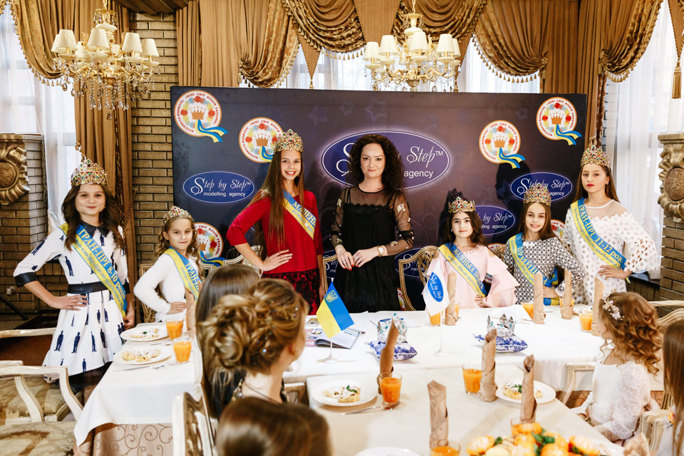 Мини-мир красоты Буковины" объединит на одной сцене 20 красавиц возрастом ль 5 до 12 лет